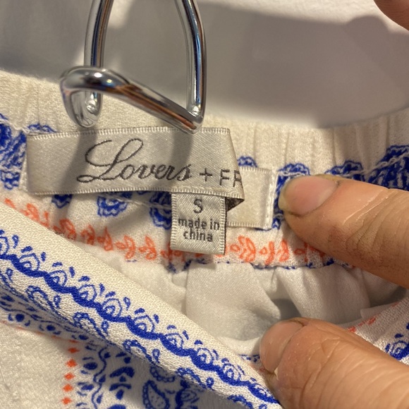 Lovers and Friends high waisted shorts. - Picture 2 of 3